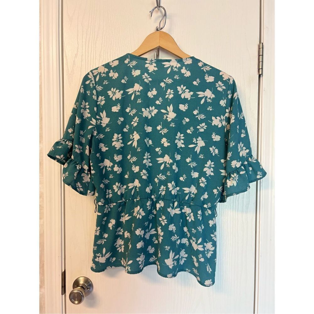 C Blouse  - Picture 2 of 4